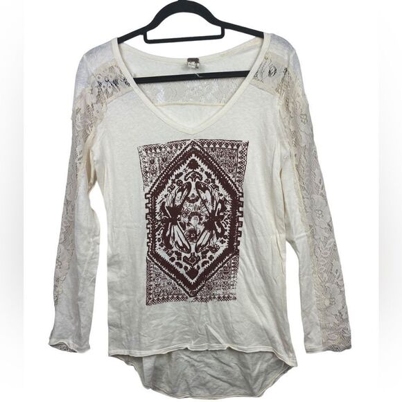 We The Free Wm’s Sm Cream Graphic Lace Trim Hi-Low Graphic Pullover Tunic Shirt - Picture 1 of 4